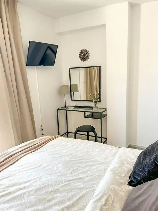 Elegant 2-Bedroom Apartment With Beautiful Views Benalmadena